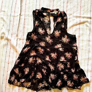 Halter black floral blouse v-neck front keyhole back size large American eagle